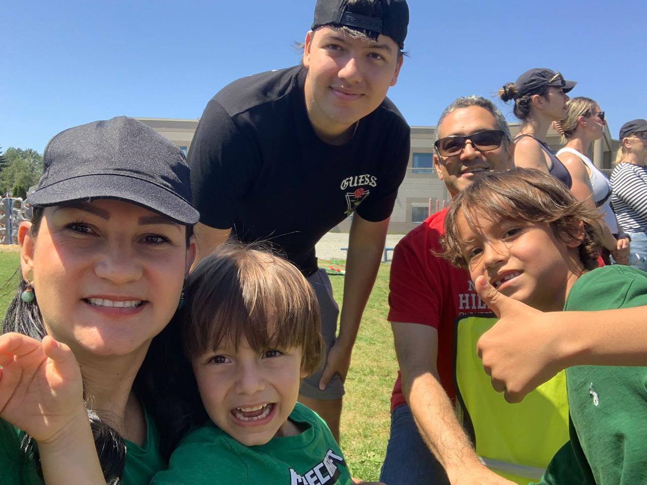Luis y su familia